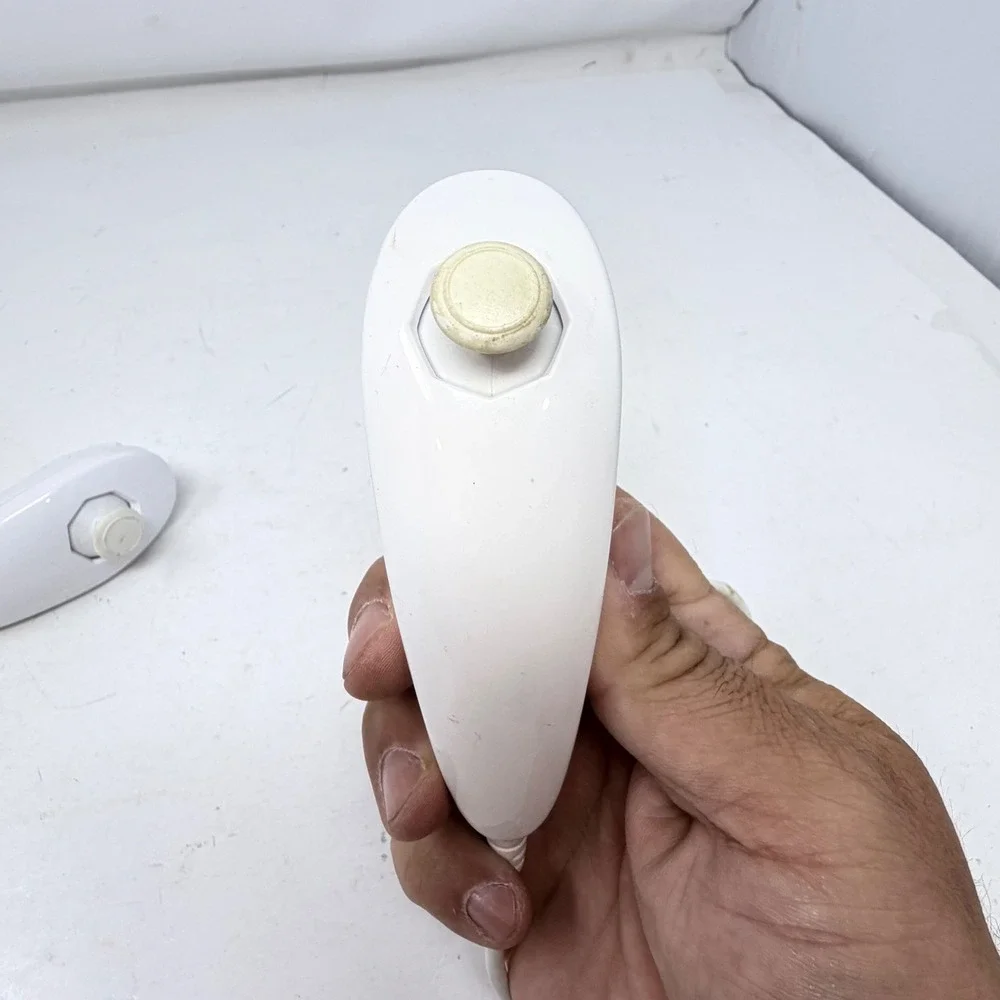 Official Nintendo Wii Nunchuck Controller White OEM RVL-004 Pair Lot of 2